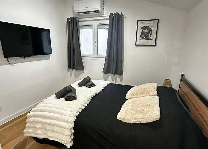 Апартаменты Duplex En Hyper Centre, Calme, Acces Autonome Вьен